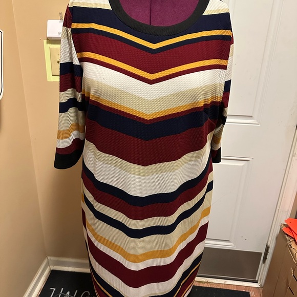 Ashley Stewart Dresses & Skirts - Ashley Stewart Chevron Stripe Long Sleeve Dress